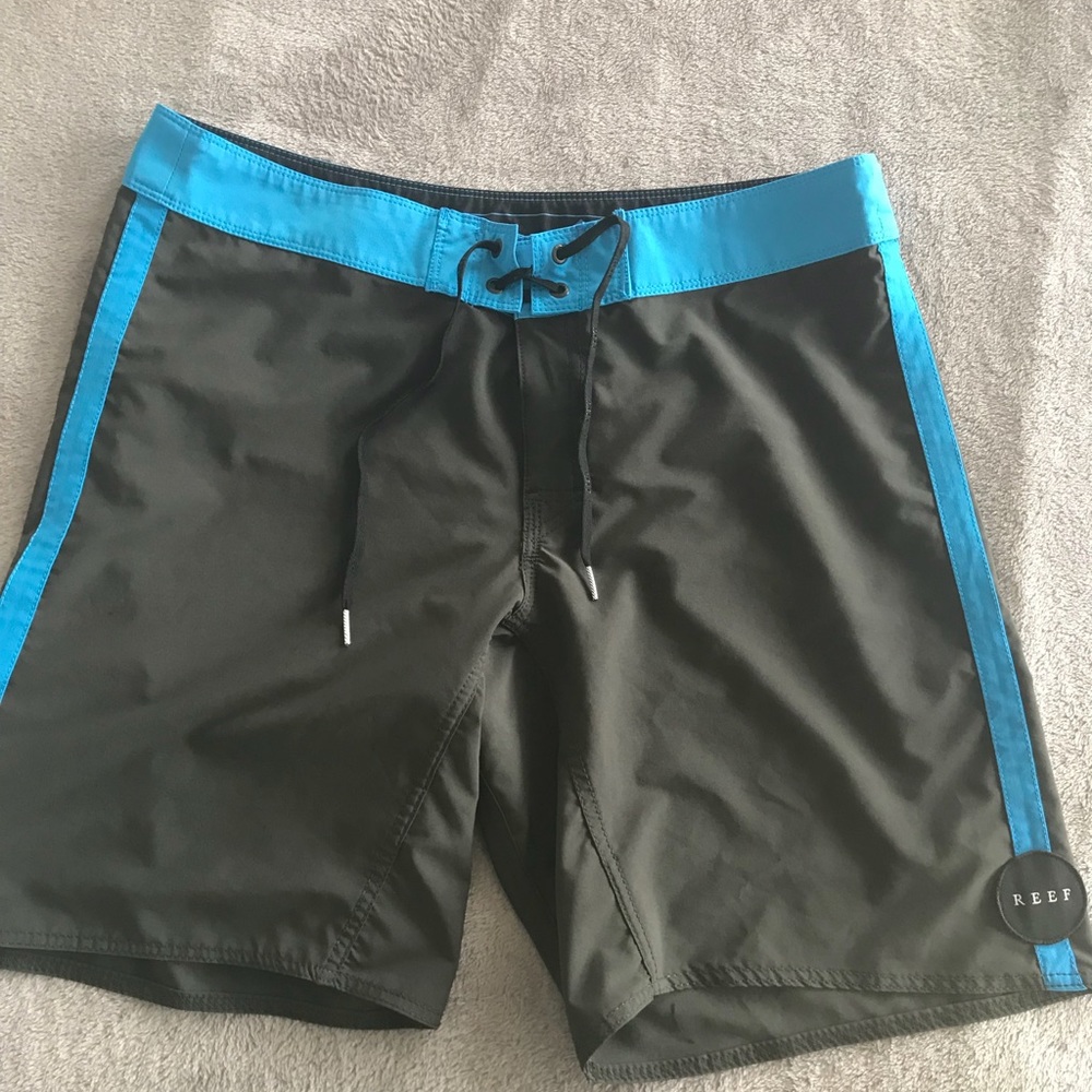 Men’s Reef boardshorts